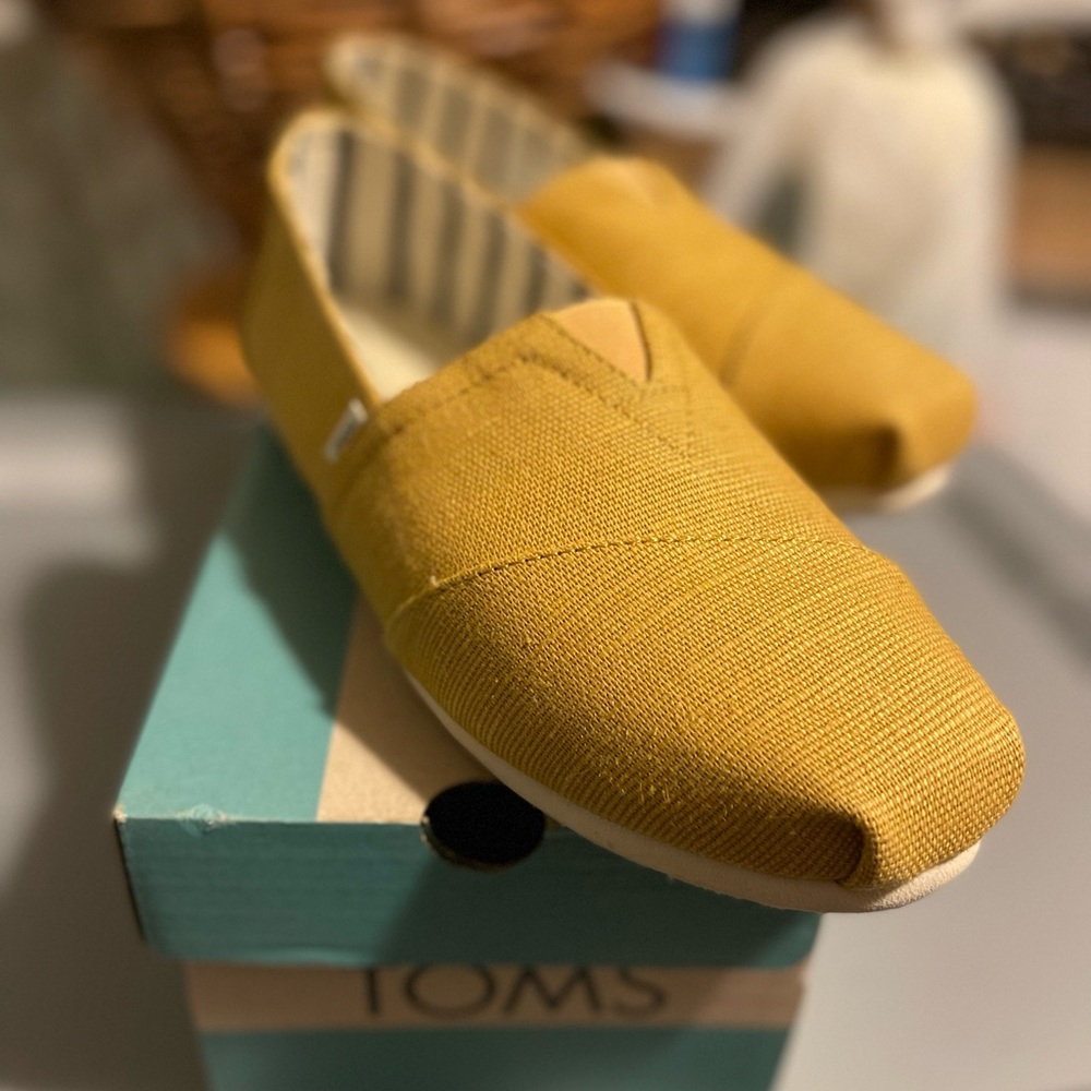 TOMS Alpargata flats size 9 1/2 Mustard Yellow
